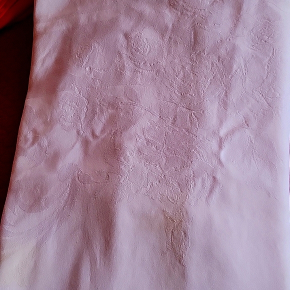 Wamsutta Approx 58x72 Pink Tablecloth and 8 napkins - Picture 6 of 8